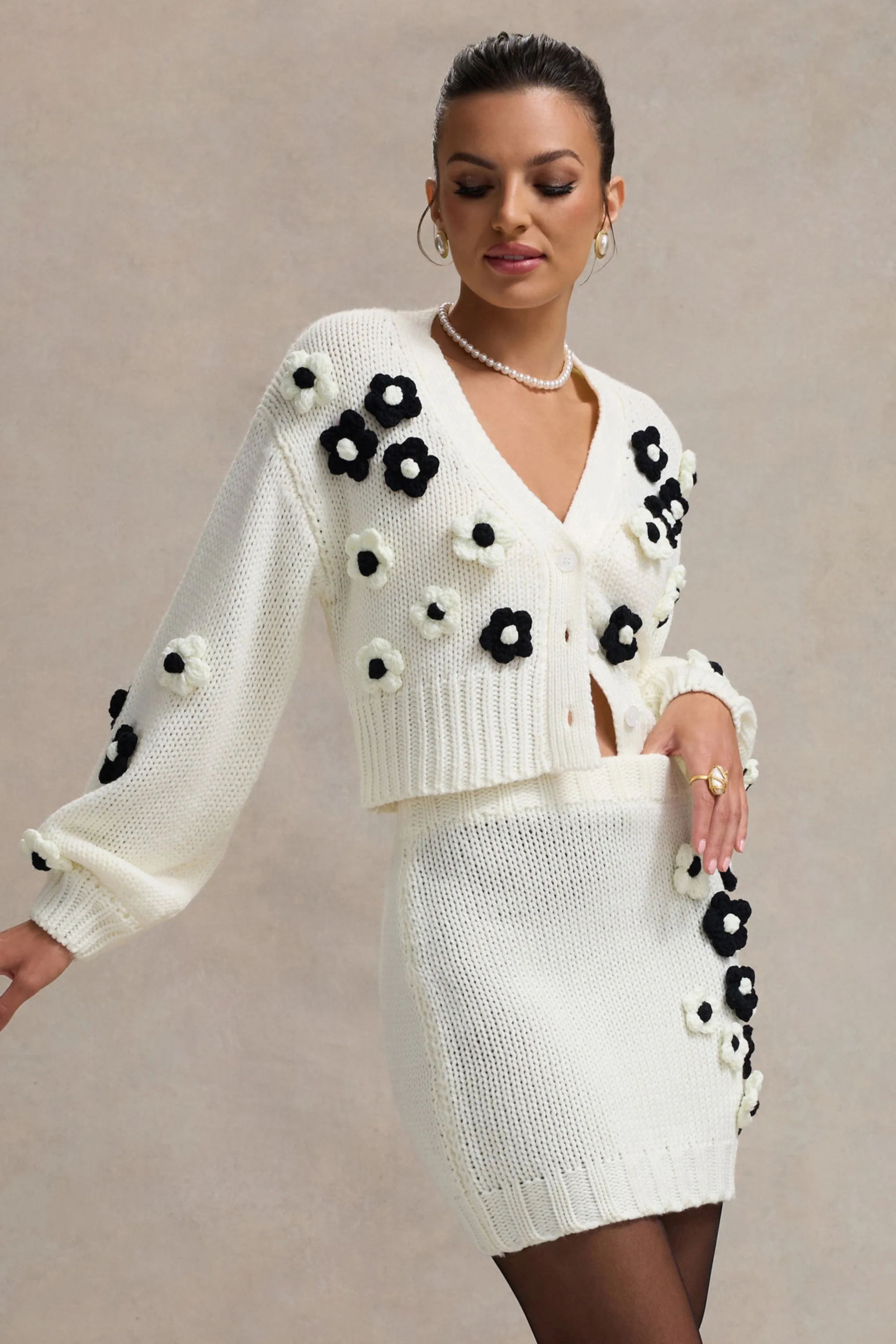 Louvre | Cream & Black Knit Cropped Floral Cardigan